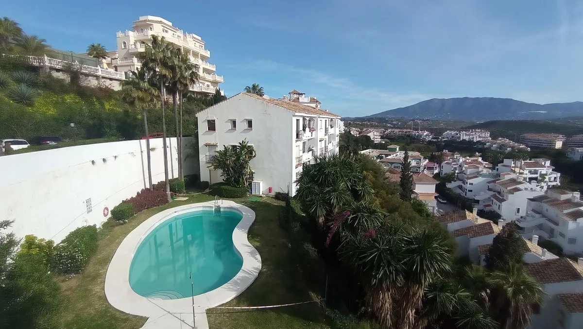 e7e7302b-0ad9-4e43-876c-01e1b9d0c4df