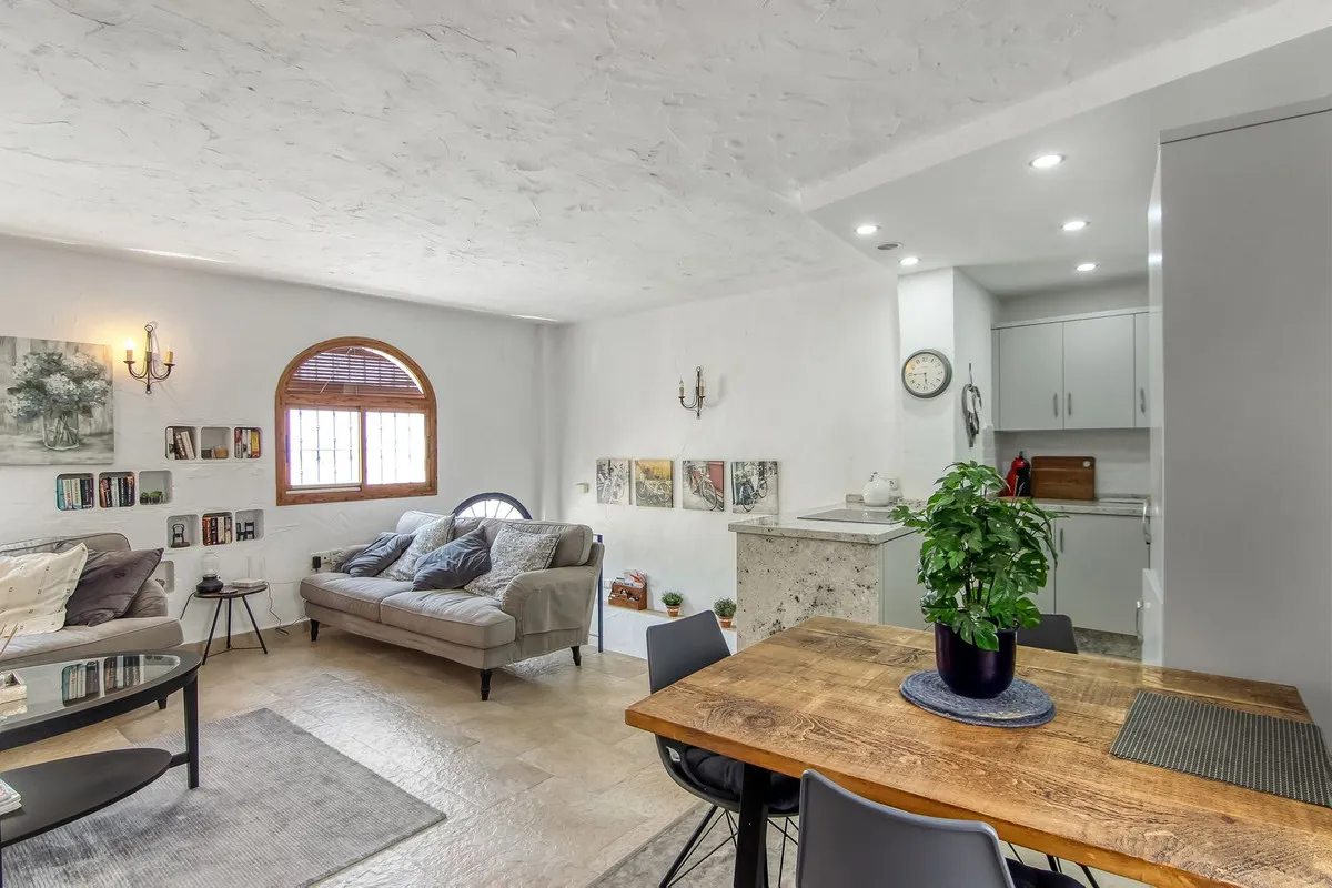 0fb281cb-756c-4e27-ae7e-861c82e390fd