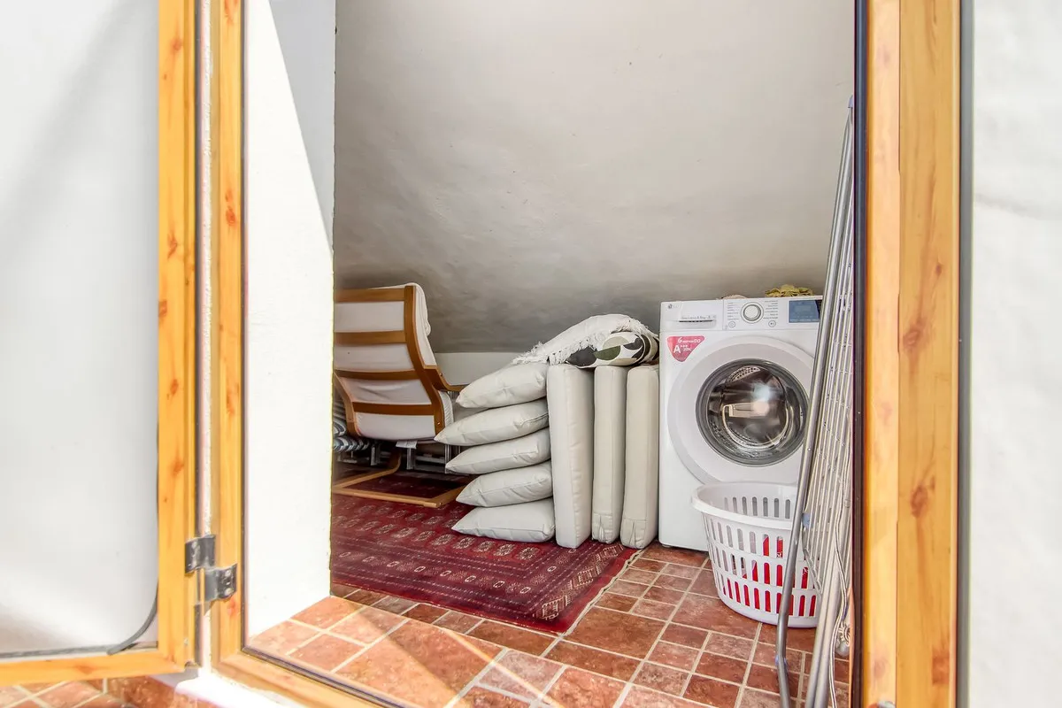 6ec87c31-e13e-47cb-b40b-e172ef3e90bb