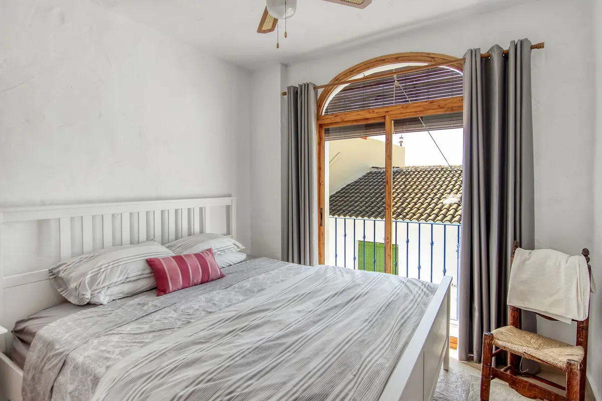 ff35007c-c065-4b8f-ad15-f502f2c96b5f