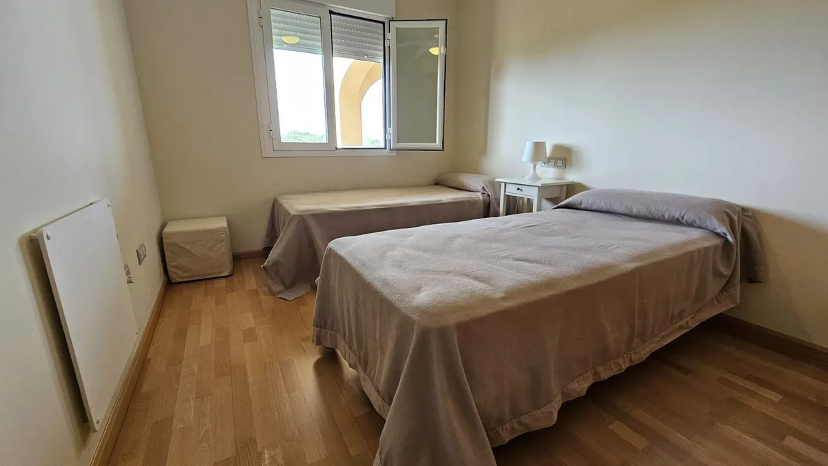 b5547775-f031-433b-9444-b734afa70f08