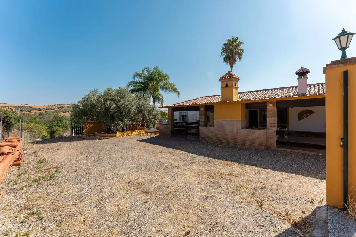 4ad543a0-5c96-40c9-a099-e783b14dbebb