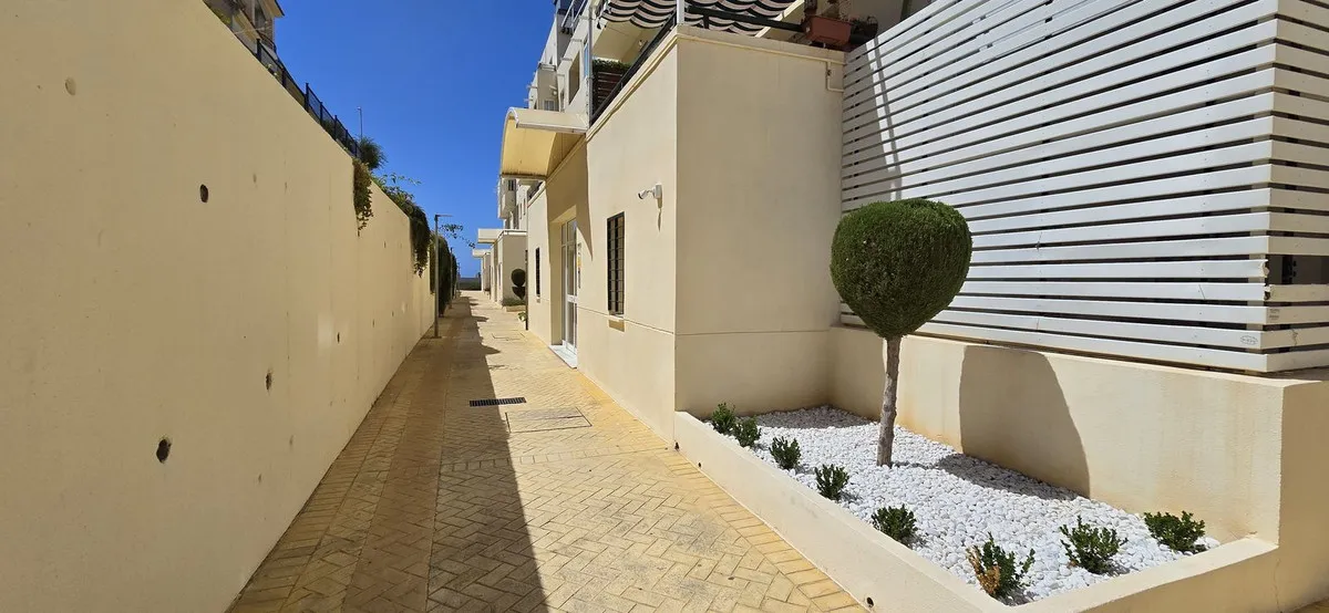 dbd3111a-8eb3-4393-8be4-01d8d7489c03