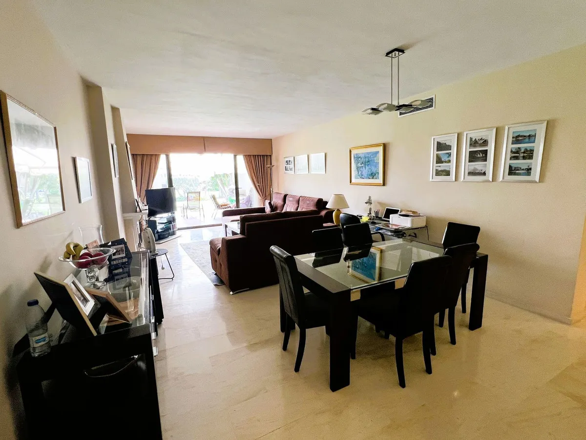 9c879960-0c1b-42ef-933a-de07568836e1