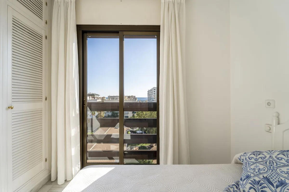 057d3473-bd90-43c3-91d7-111d4b93ed84