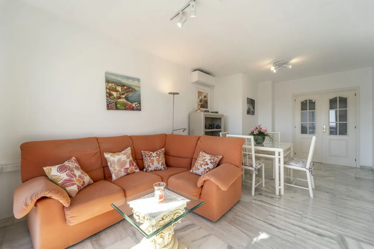 176f8faf-0e2e-44b9-bf47-dce9d8d125f2