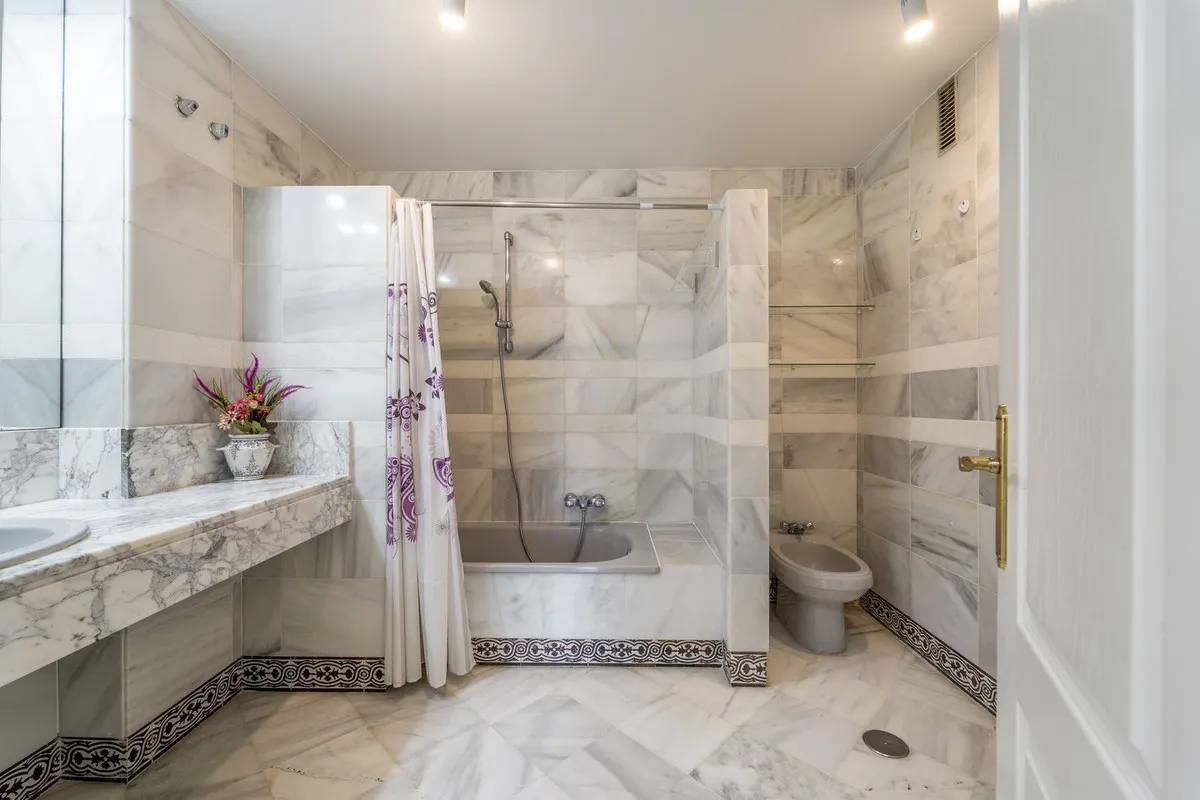 e12163ea-627c-4135-b458-76ede1c614f2