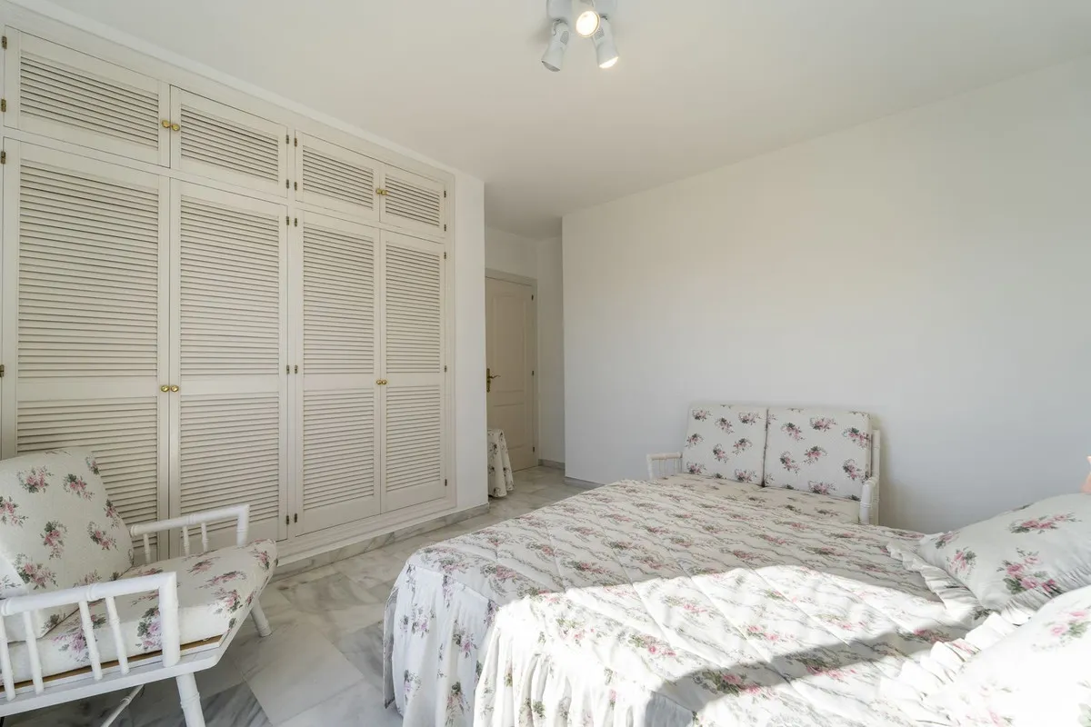 f6ebfcfa-89c5-4085-9b59-7e21d16e4d40