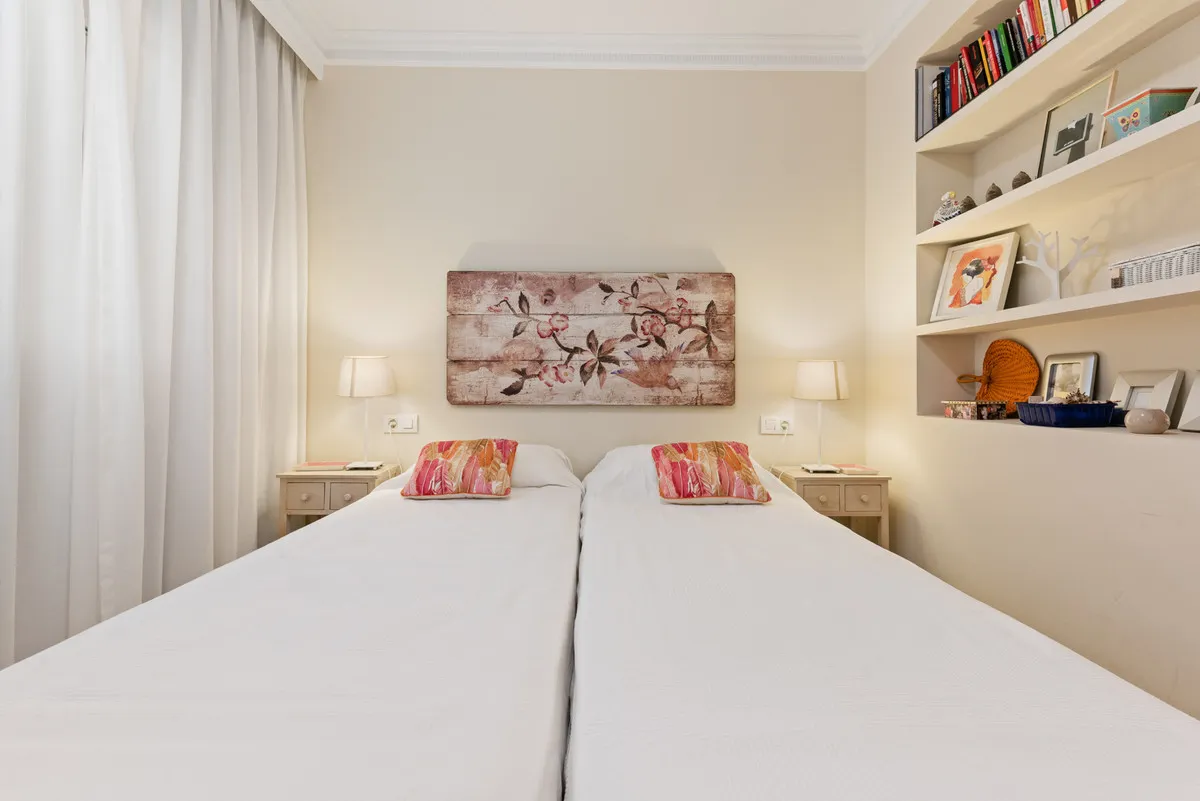 ddf8b5e9-9523-4faf-ba86-a185c9493202