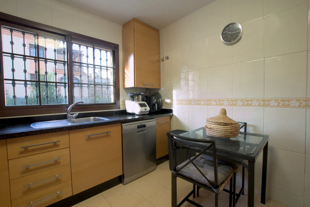 e5216621-6648-4555-9882-8a8591e38525