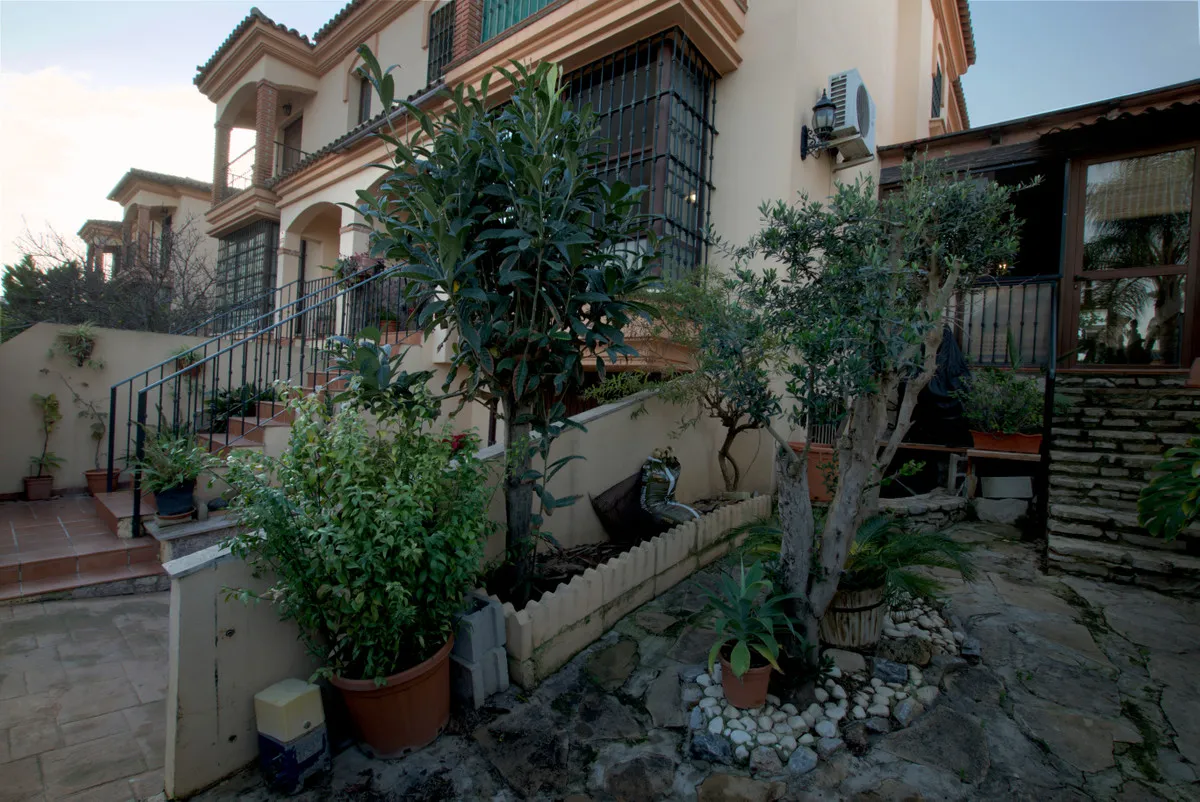 e5e30413-6c1b-4e06-a8d0-db8e15aacb71