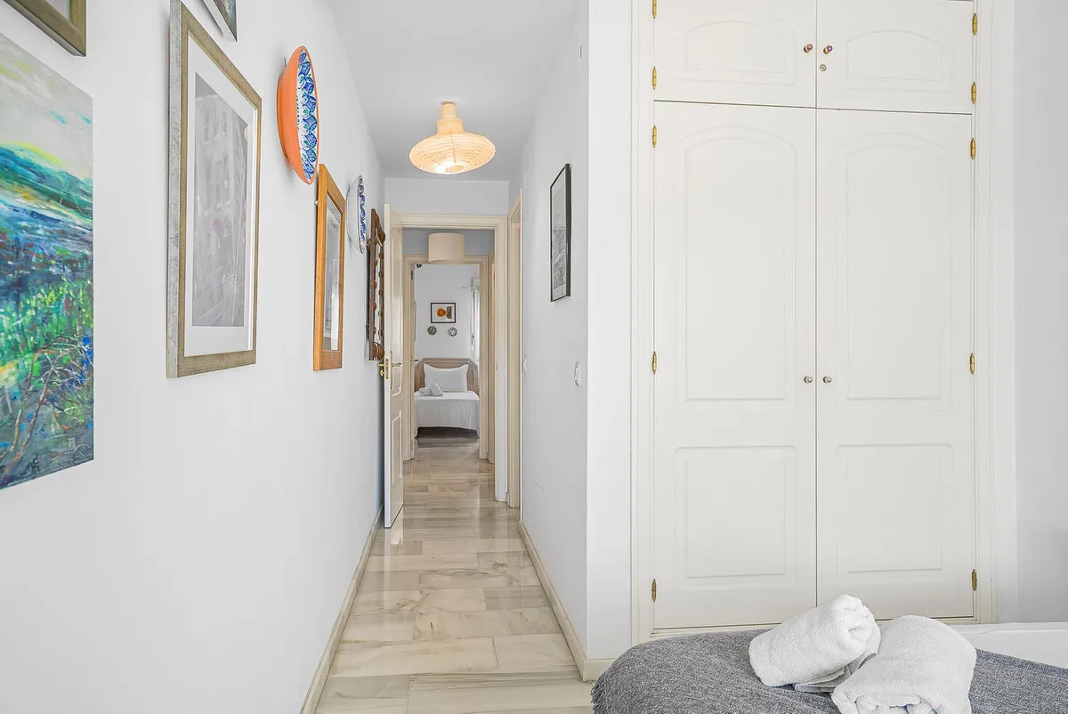 8976a093-ecc9-4572-9142-0e87bb70ada2