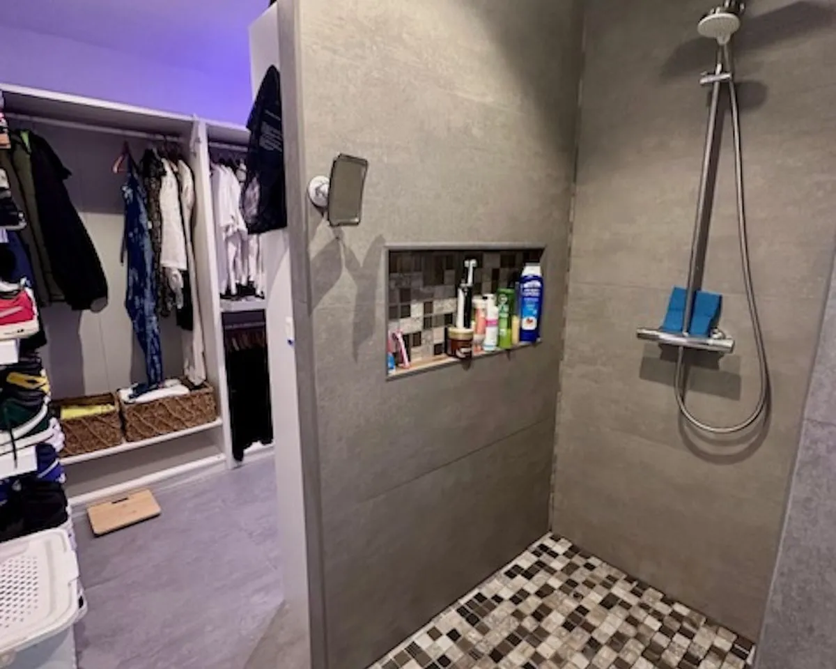 00bcc7be-2f46-405e-a21a-ff3b521d2e07