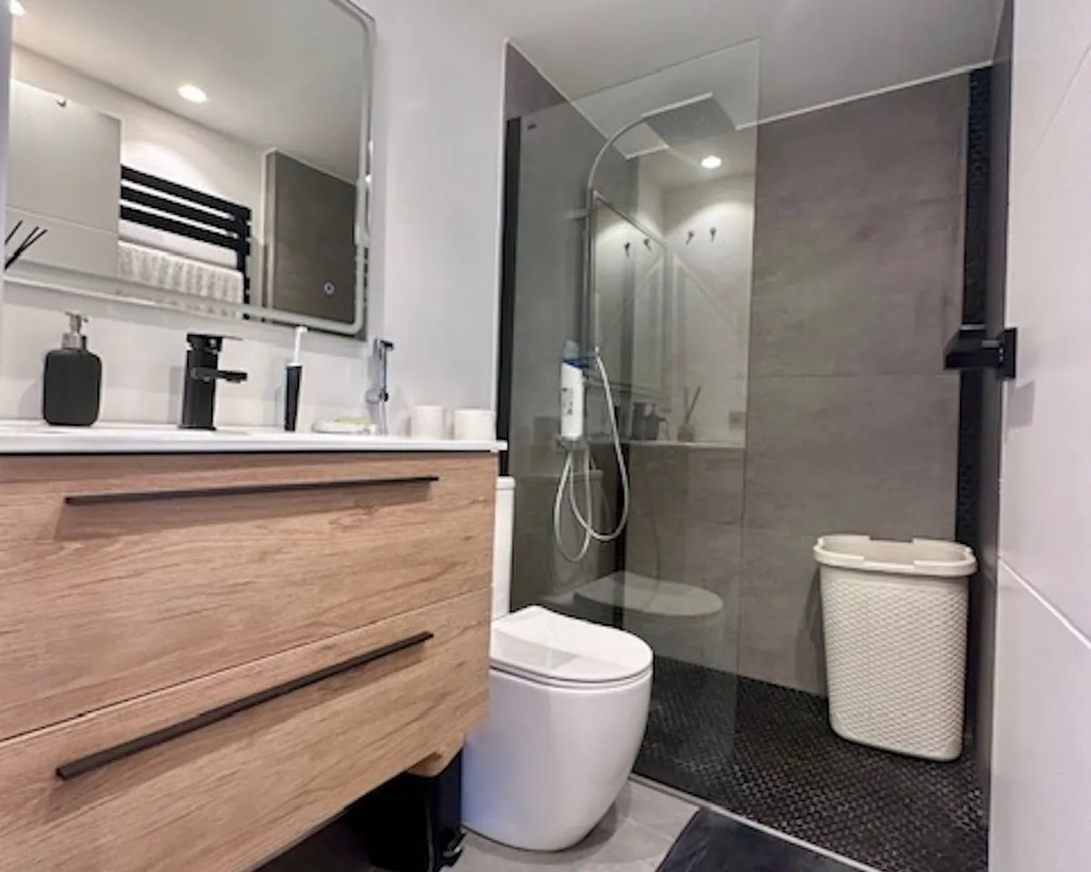 5bba350d-a40e-46fa-9e43-6b98d2523bb4