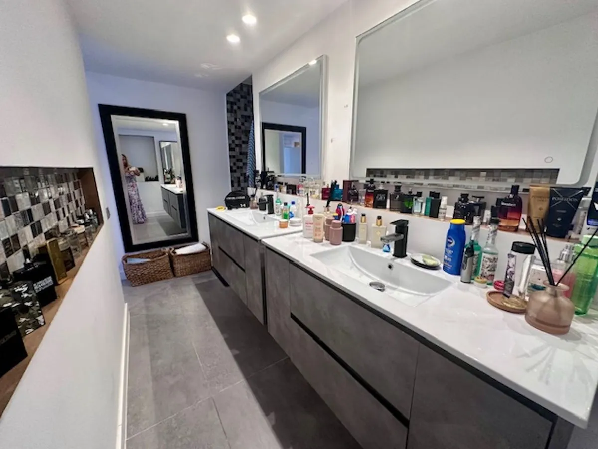 9e2c7aa3-76e6-411f-bcc0-cf8221e9b2b2