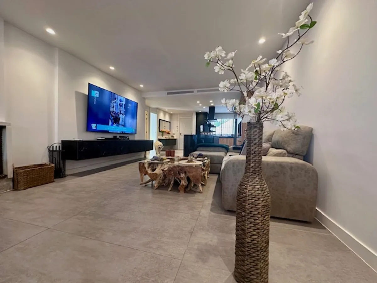 de6b2d96-fca7-4156-8587-2761cde7435b