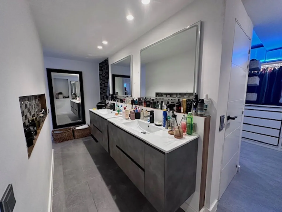 df32c2a4-6c7e-45ff-a9f8-6e572a53c790