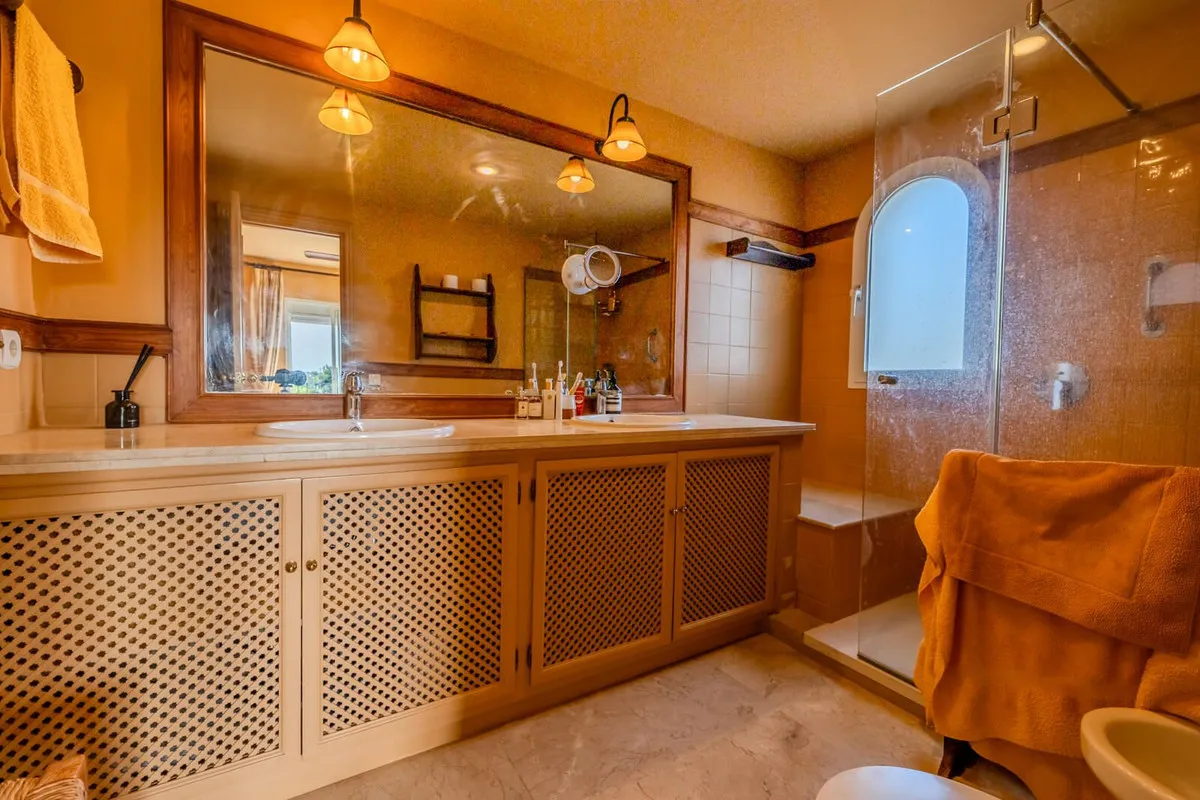 56e59a60-4fbc-4725-8f63-4aa13703090f