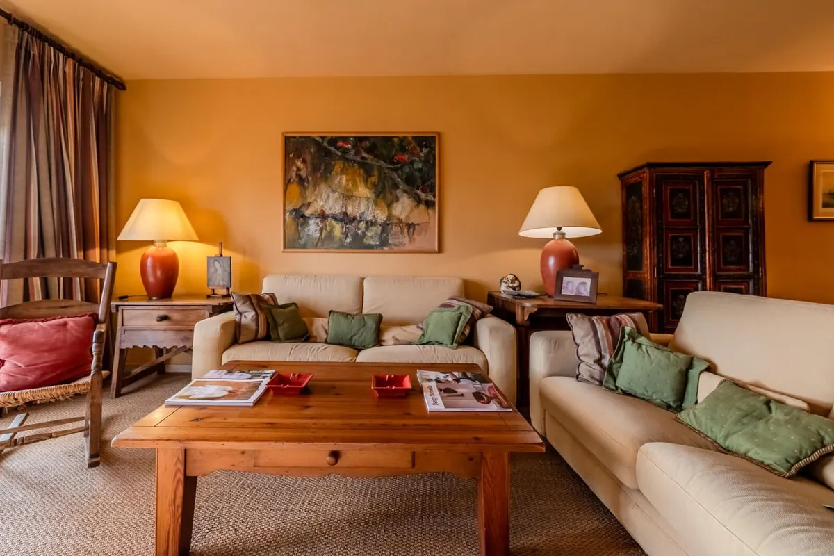 9438b646-8b6c-42b1-b781-f2d32946390f