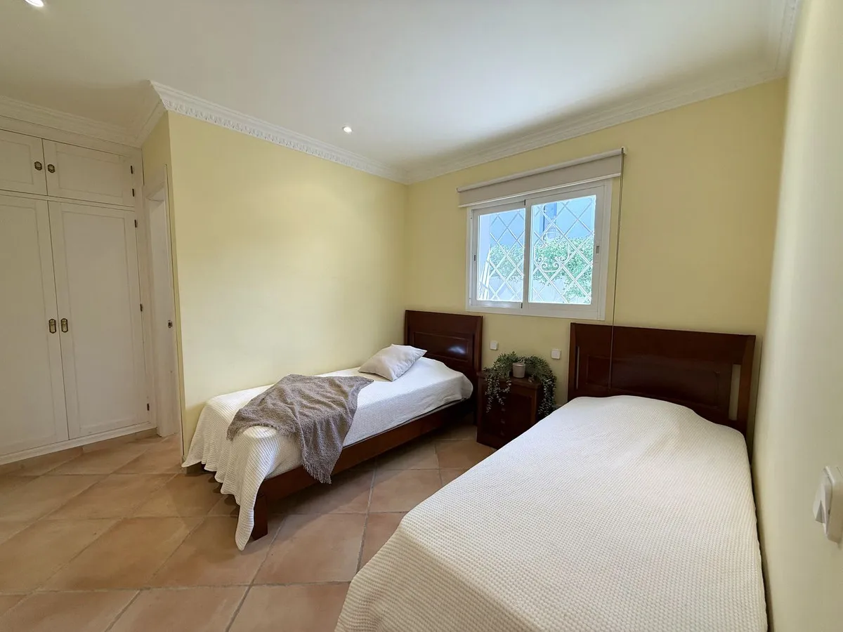 5b33b2da-12f1-4002-9e43-33760a73e719