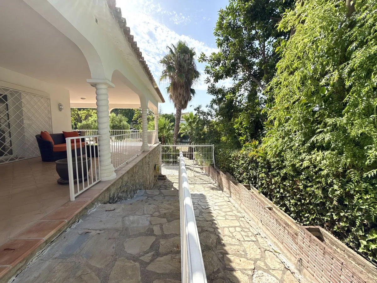 99b976c0-d3f0-46f0-af41-a44f9f4bd714