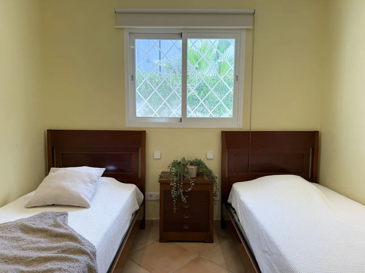 b23f5823-857e-4e8a-ab31-e570dc78f1a1