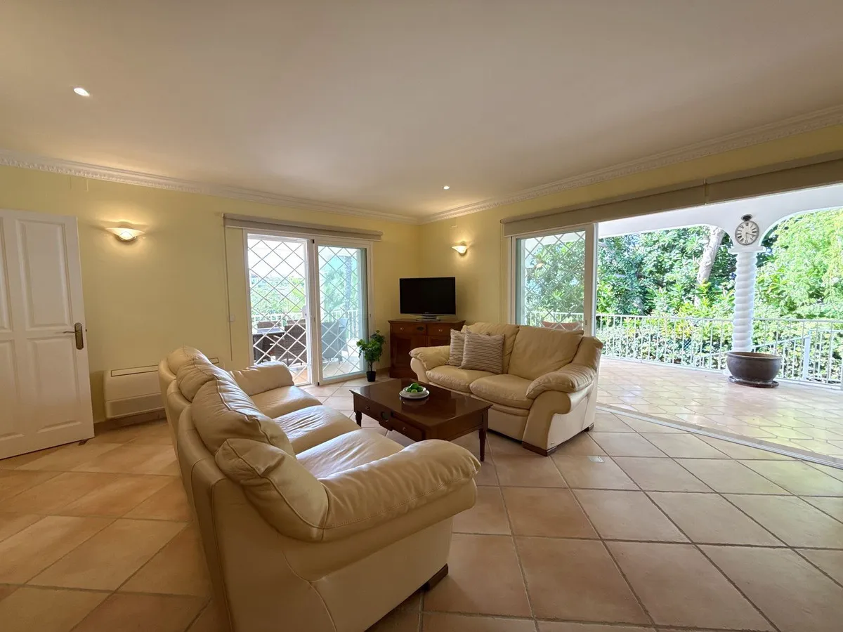 fc7bf716-9b4f-4984-a108-84a794b635e0