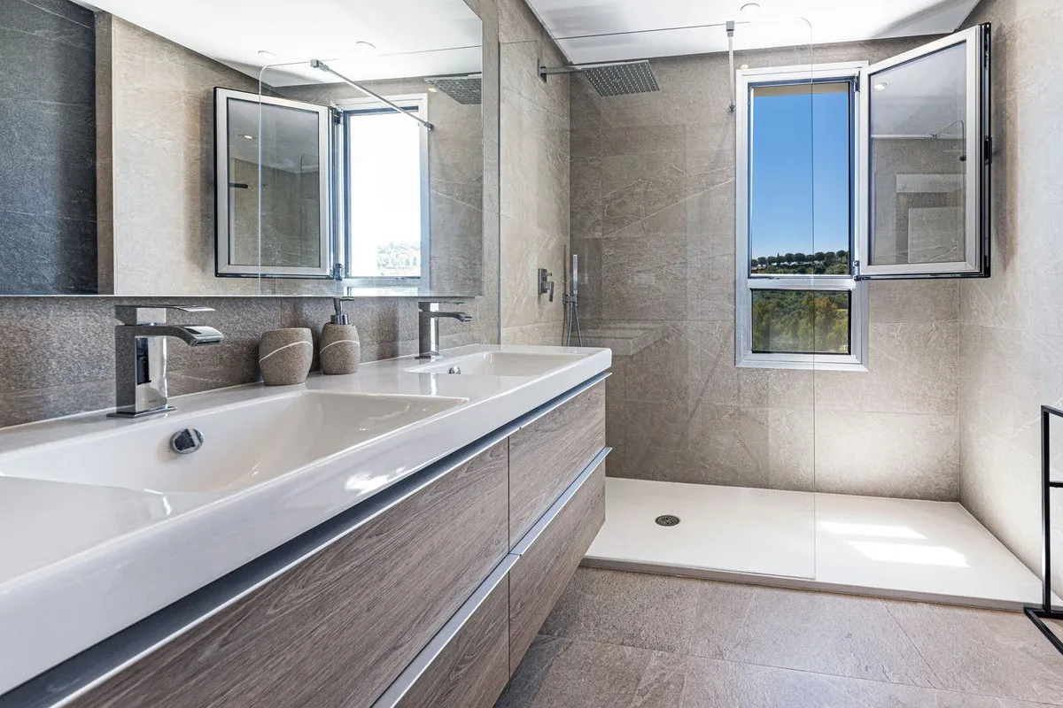 4d69a51f-7fce-4d01-aac1-437e69f1e5f7