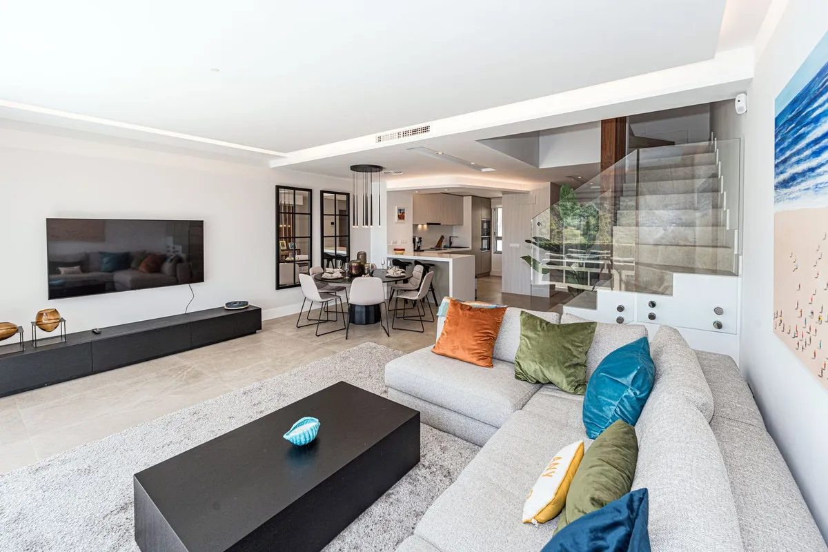 94bbd121-d43f-41f4-97dc-e9b88a28ae00