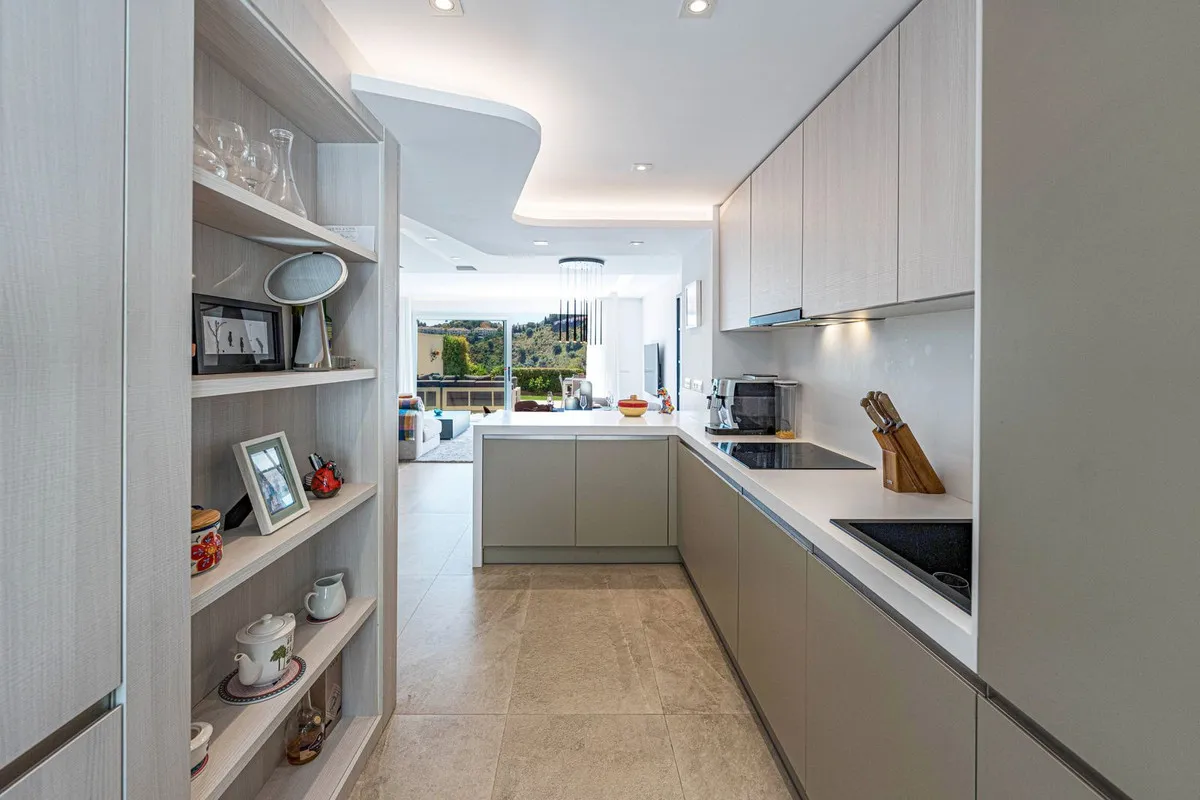 e3b6fa1f-2a8d-49b1-a3e8-2ac210757286