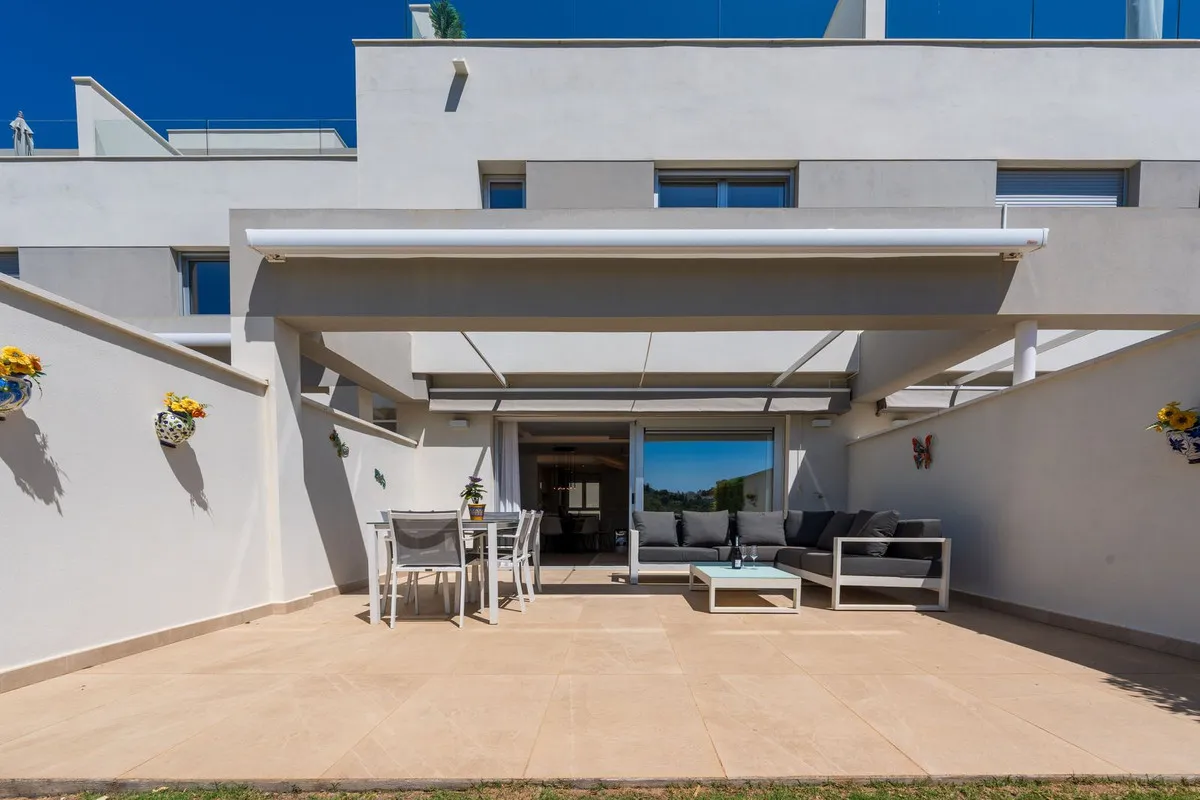 fdb8448d-dbef-42a5-b8bb-8883c885857b