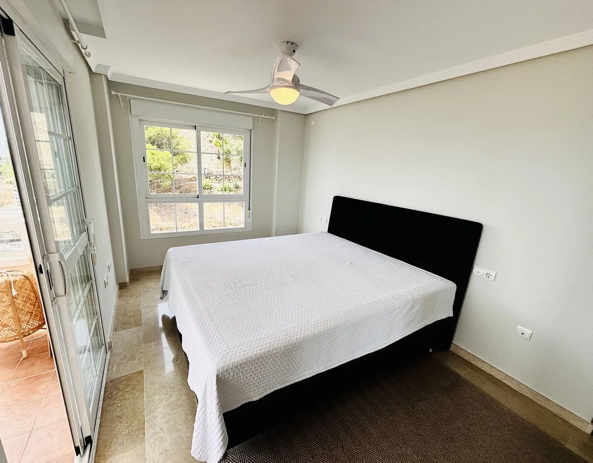 1e69b476-b568-469f-a965-54ce141fc82f