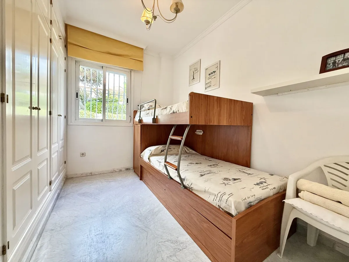 984bcc38-c785-46ce-9d33-b9a4e8412100