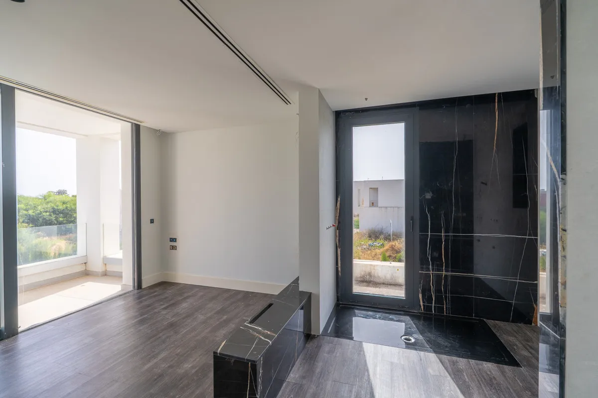 b1bee6e9-1ee3-468a-b89a-f1a612fb82d9