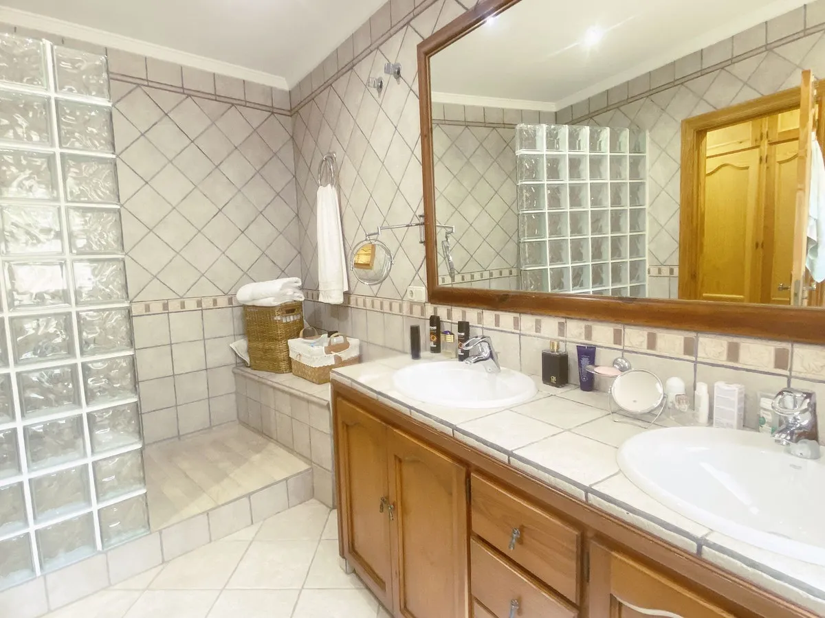 8bfc91ed-343c-4af2-8146-9e1448f7c5a5