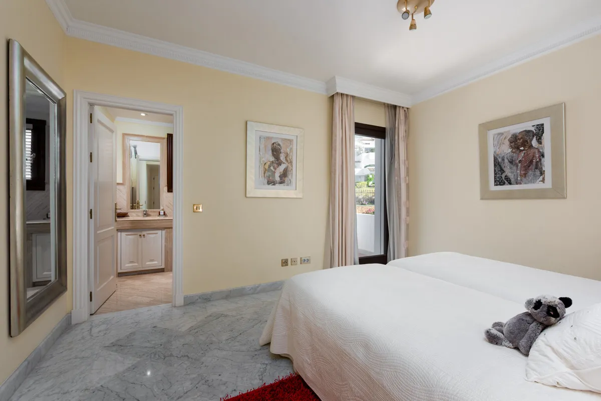 03b93371-73de-4ba8-9913-6ef68670085c