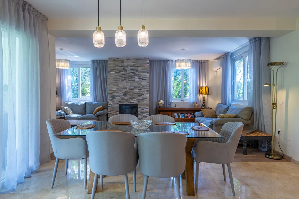 0c334cfa-aa7b-4b6b-bcfc-15941e9f3a8e