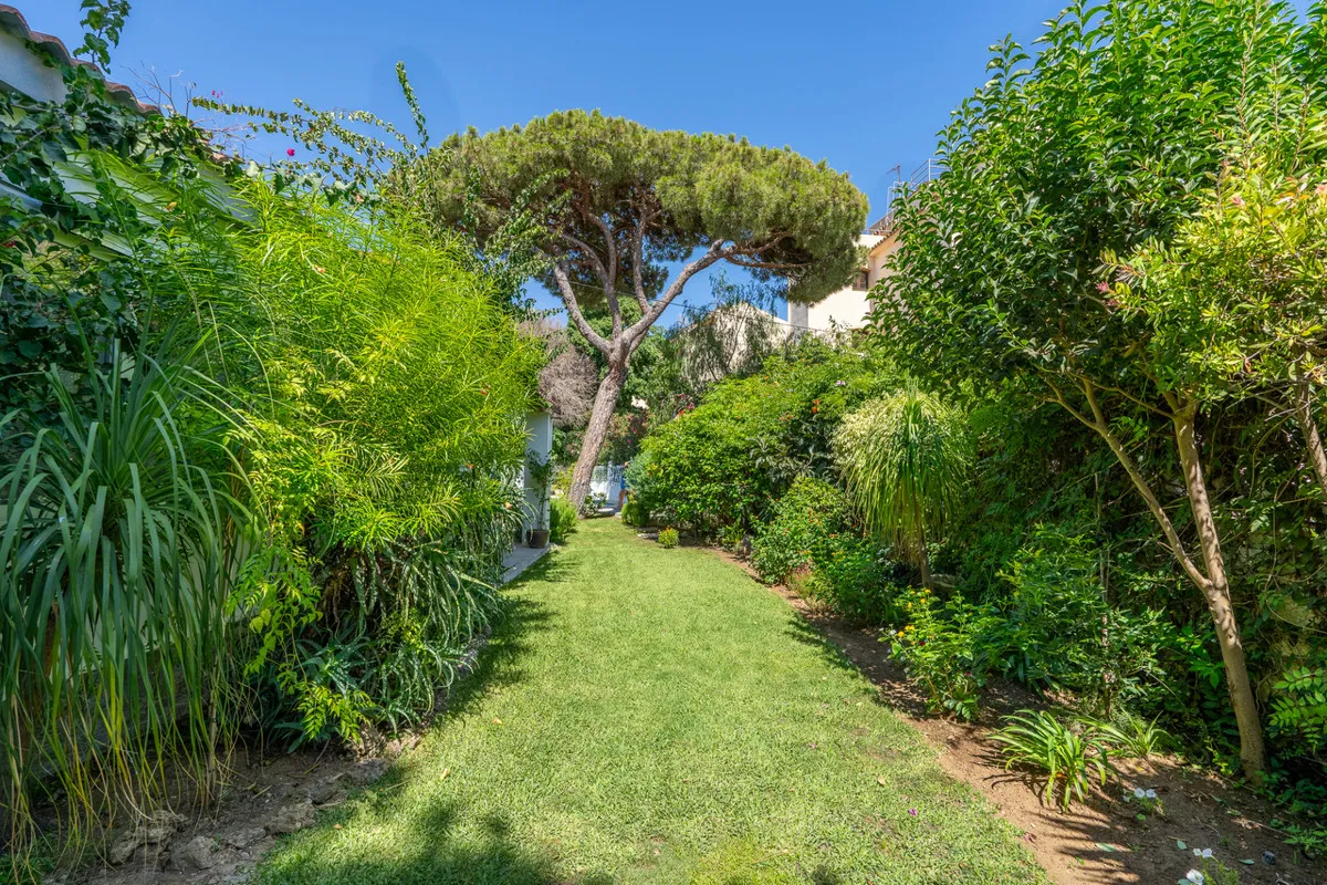 9b2a0eaa-ecb7-45b7-bcee-48d9ee3b1b69