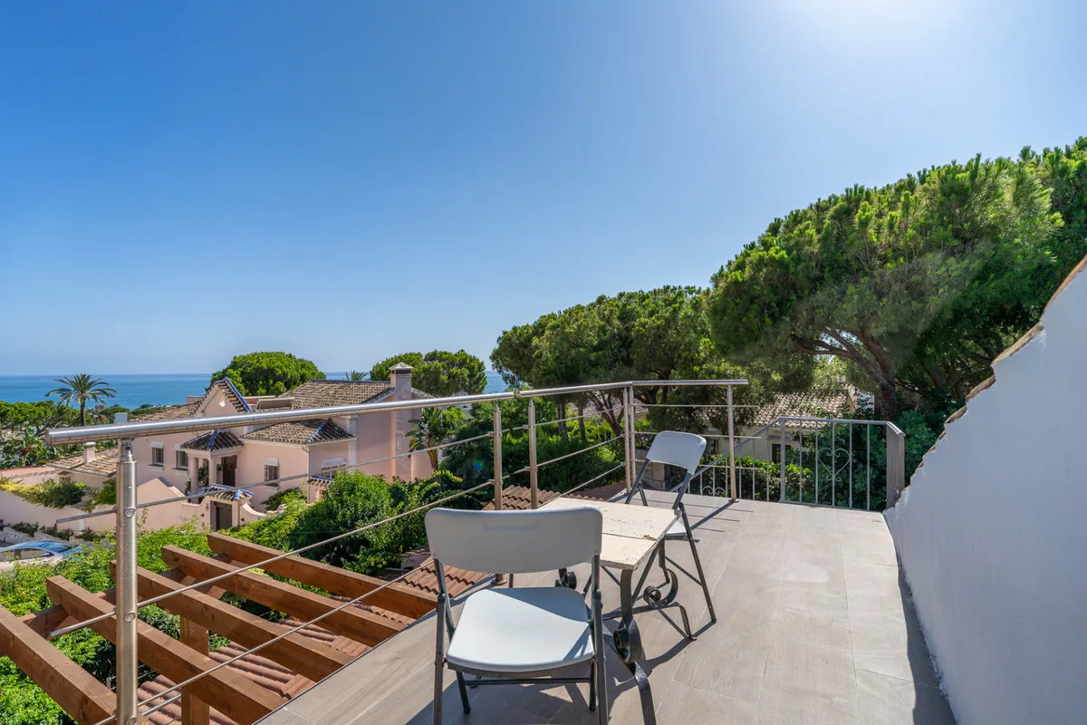 9c0d4197-baf4-4b1a-9e9c-b8bdd3f4e7fa