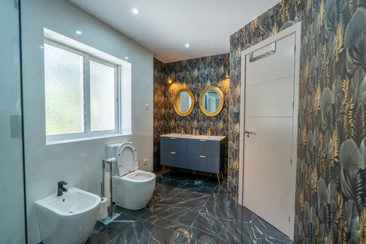 9c501f29-8eab-494d-b4e6-d00b60d755a7