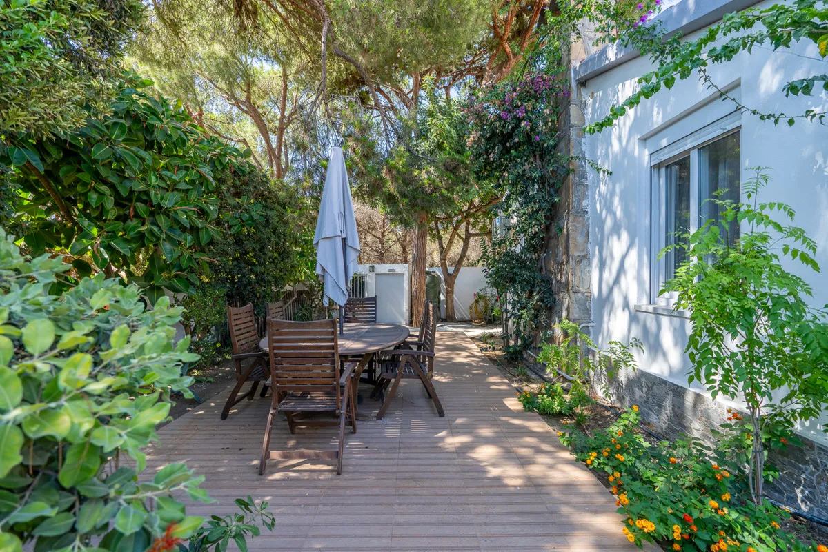 e095fdc6-0e5a-4c73-a4ad-4995bb7896a1