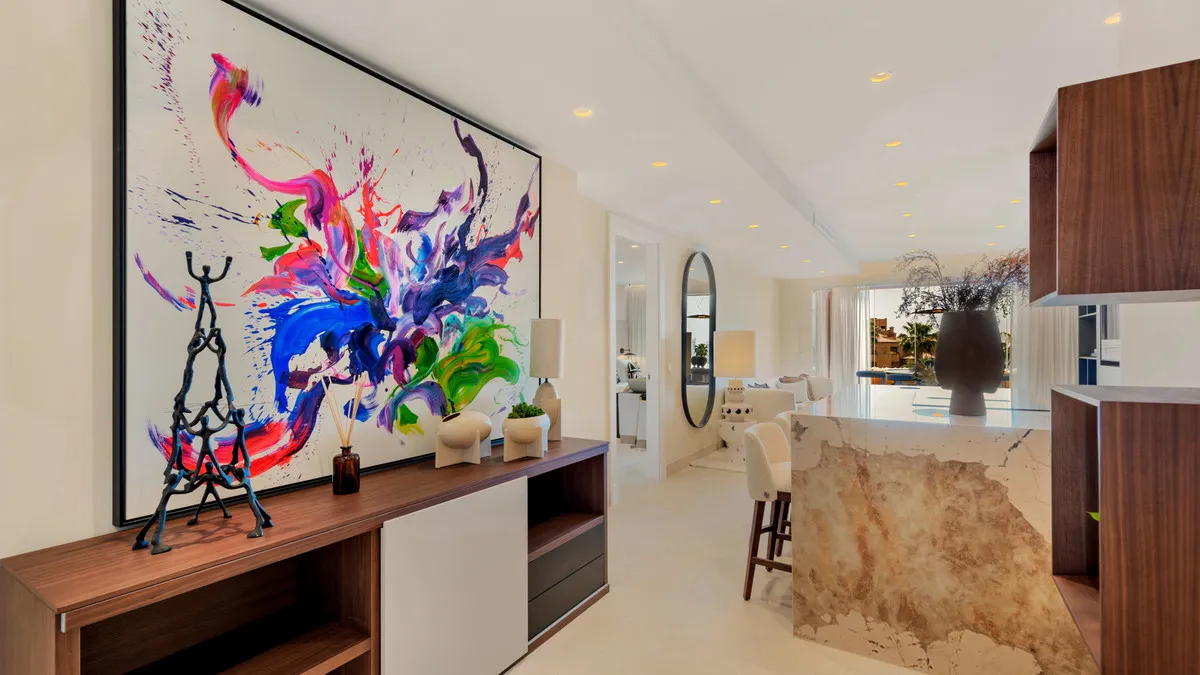 e01e76b3-1477-439f-bfeb-28c439de8c8e