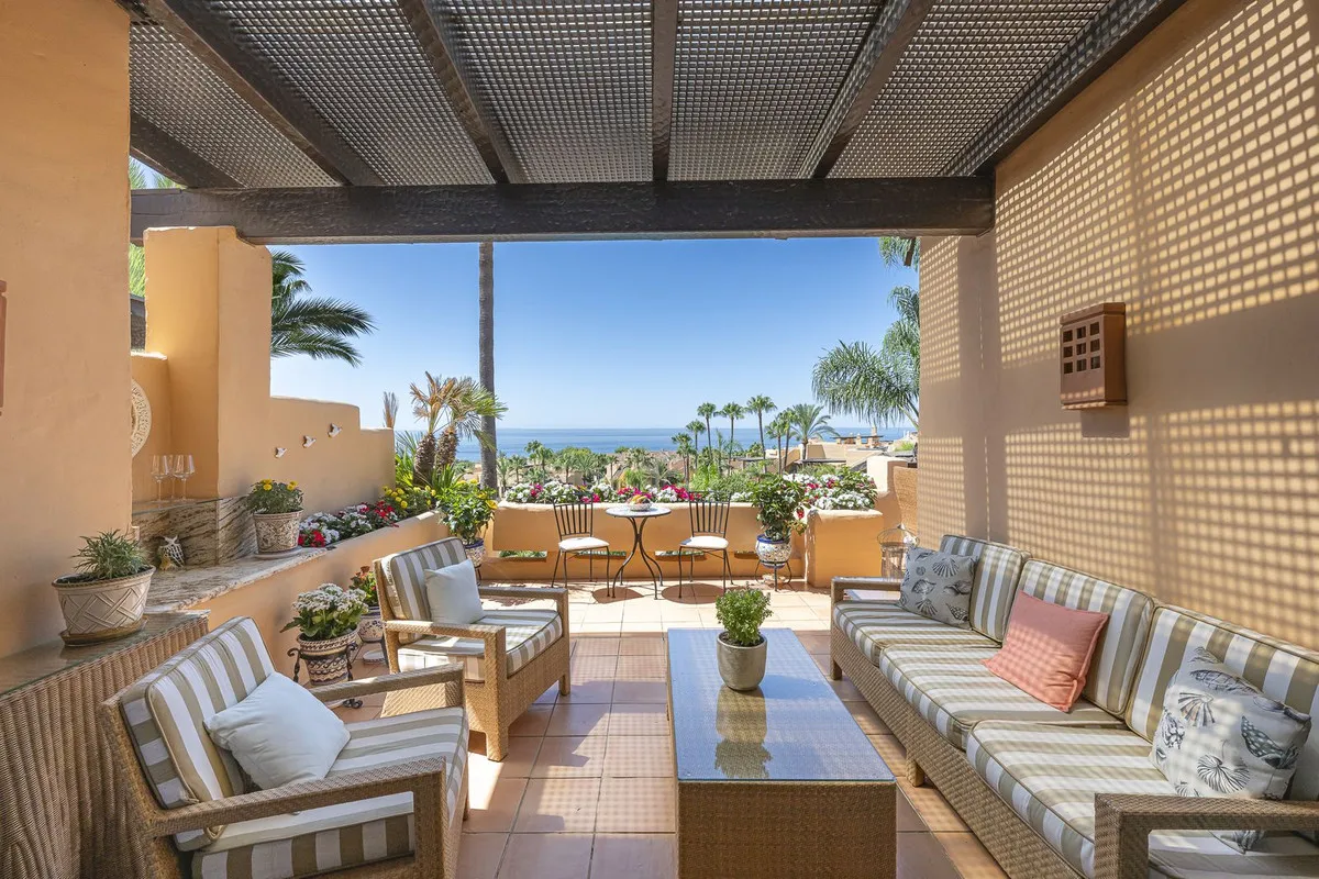 b7cc3760-5f5a-49ca-be36-9e7157de9cef