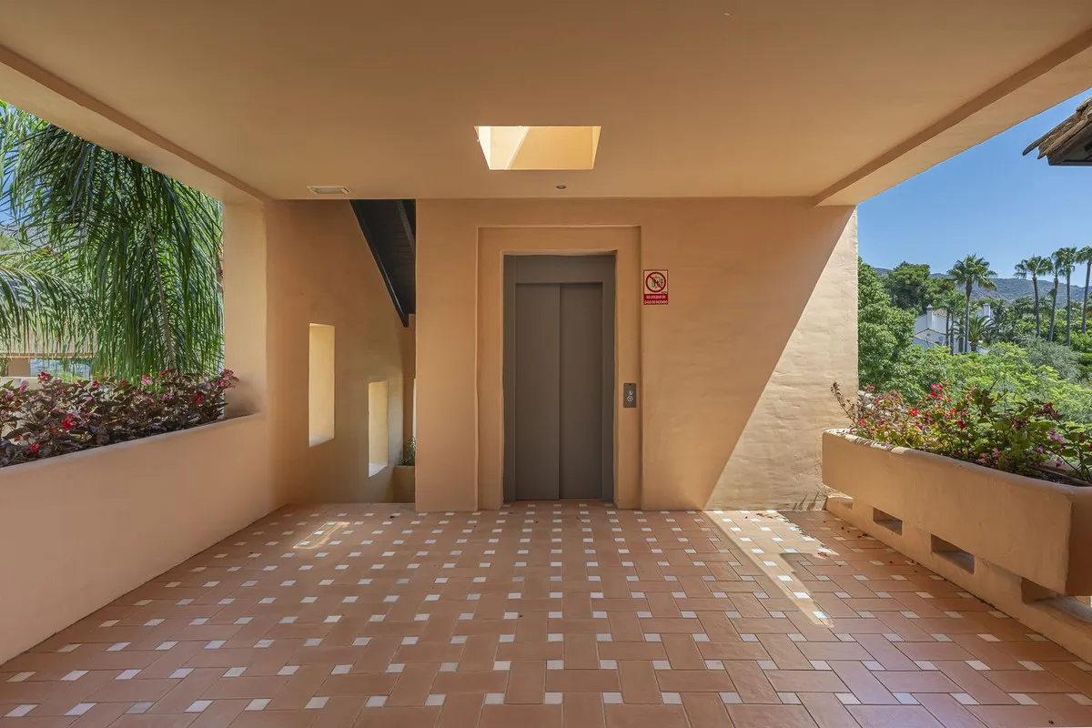 bab82af6-1026-472d-9b57-d2aa911721f3