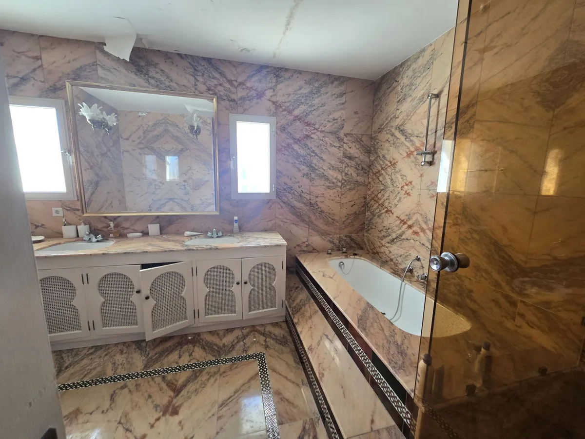 0e45b38a-3cdd-4deb-a081-3f572f3e53fe