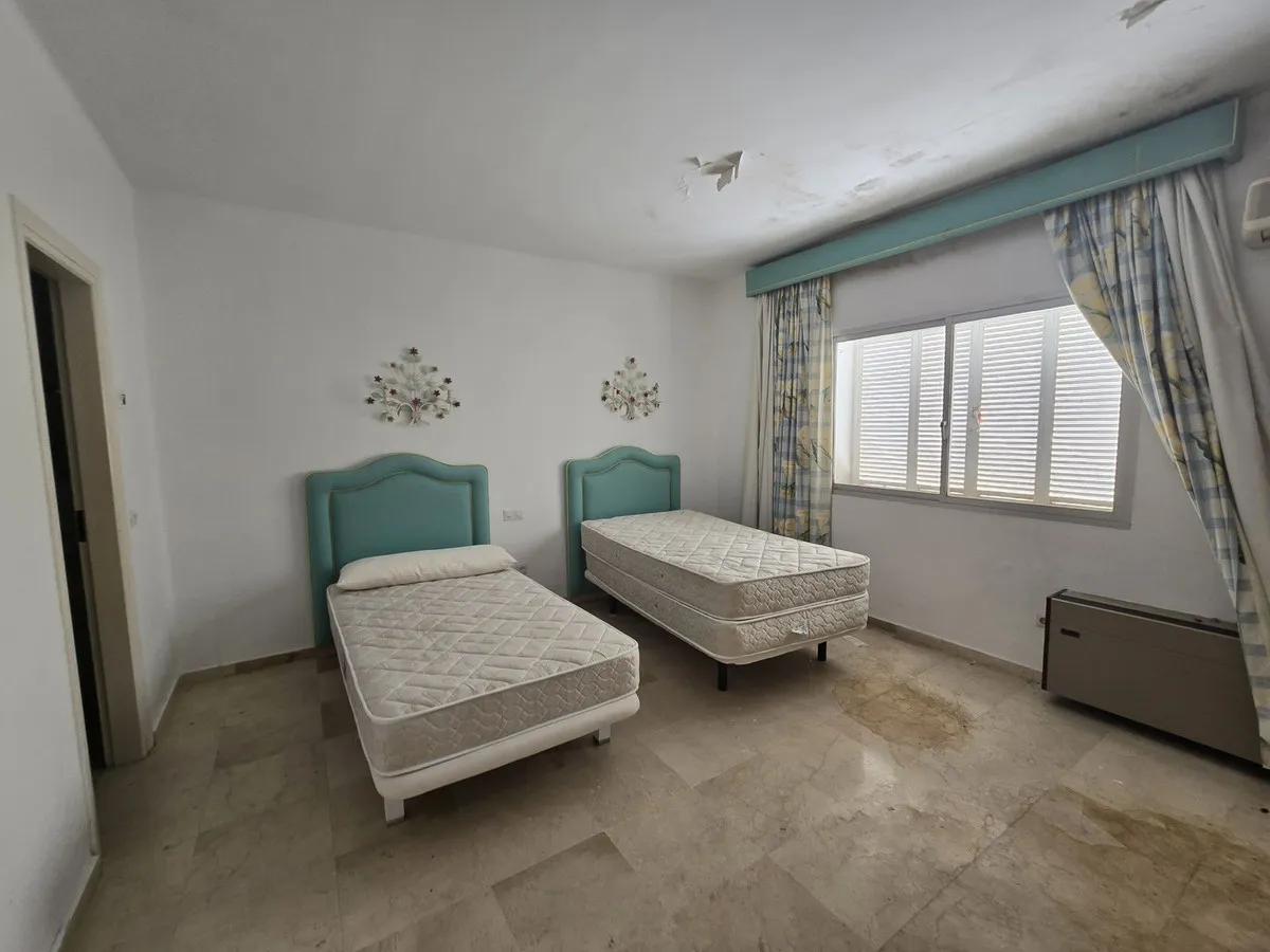 92d6db44-5b8b-4999-bc89-fcfb08346bb9