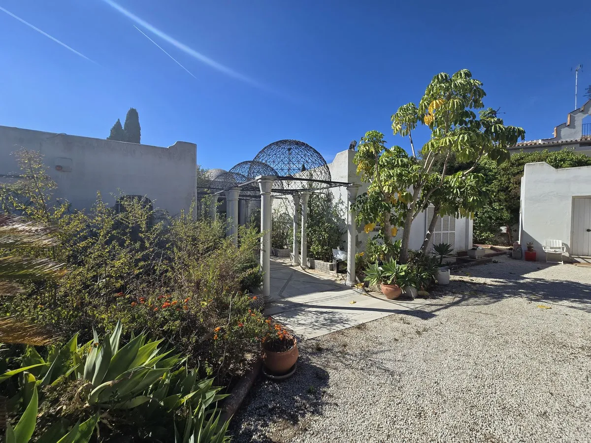 c9debae0-fb7d-4c52-aa7f-8afc94e48cf4