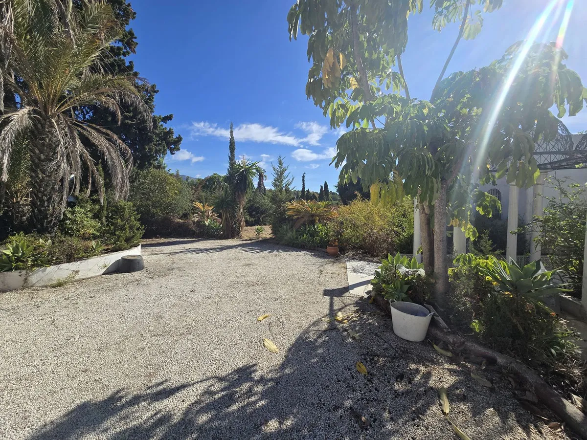 f9d32f15-98ee-4d78-9345-a549959360c8