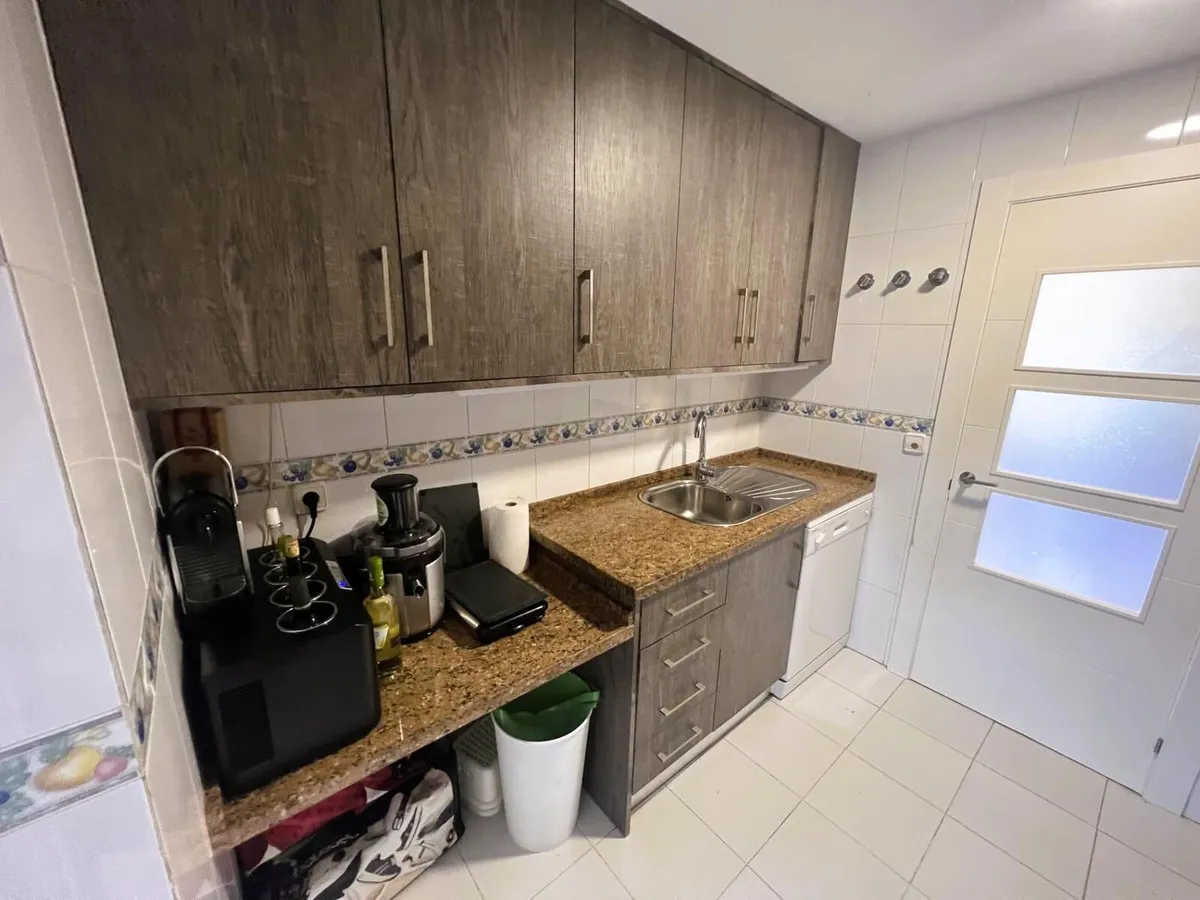 ef33a4f1-84a9-4d08-a8a5-8e63289b17ee