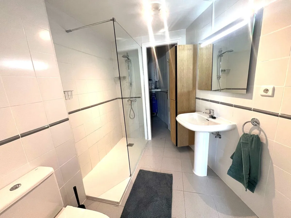 e7b26063-75dd-409e-8d37-3558c7e30db9